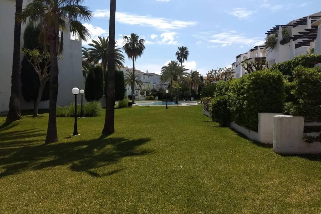 2 Bedroom, Sea Front Complex W Pool And Private Garden Javea Exterior photo