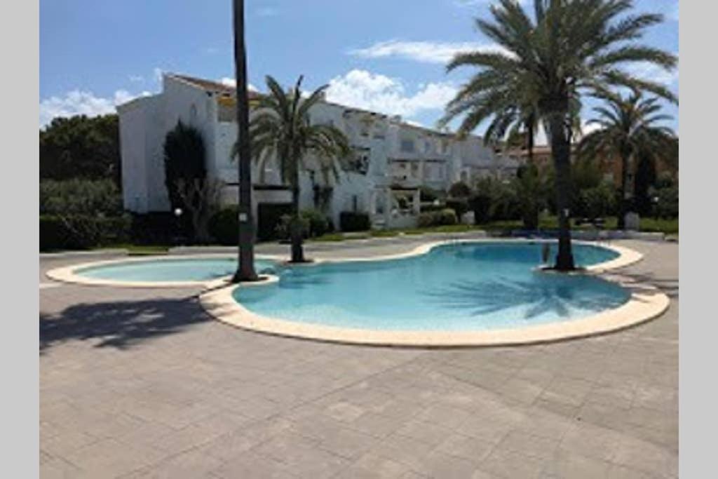 2 Bedroom, Sea Front Complex W Pool And Private Garden Javea Exterior photo